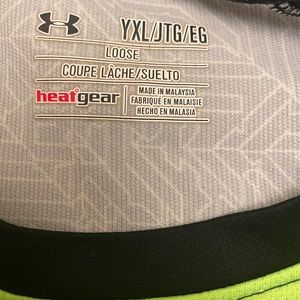 Under Amour youth XL long sleeve heat shirt